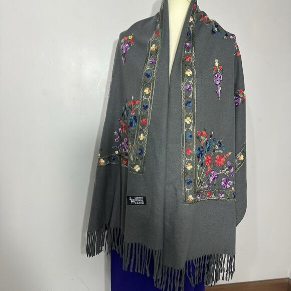 Gray Cashmere Wool Scarf Floral Embroidered Shawl Wrap Fringe Long 78 x 27 In. - Picture 3 of 14